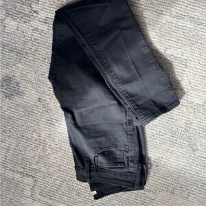 Black Denim Levi 721 High Rise Skinny Jeans